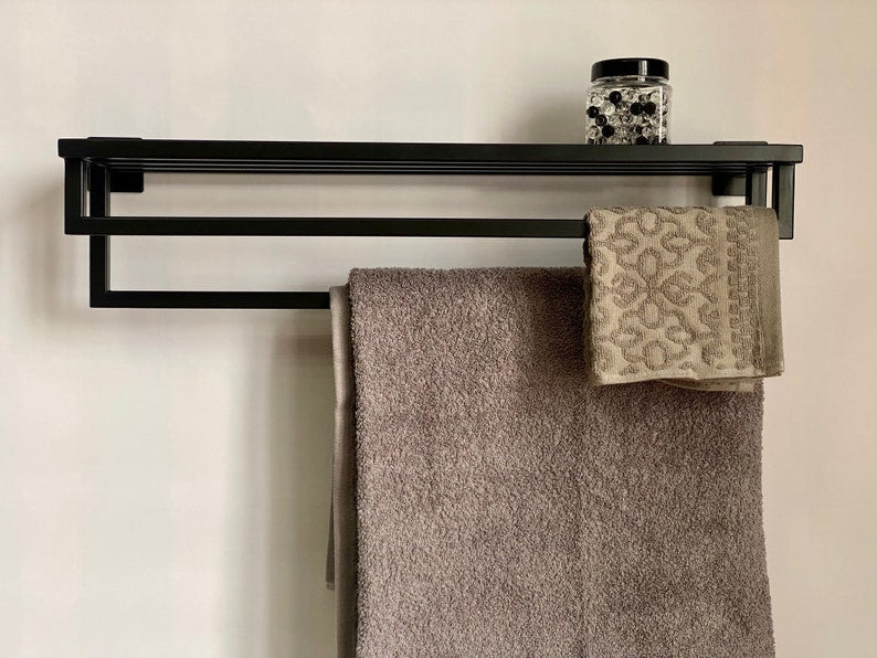Bathroom towel rack