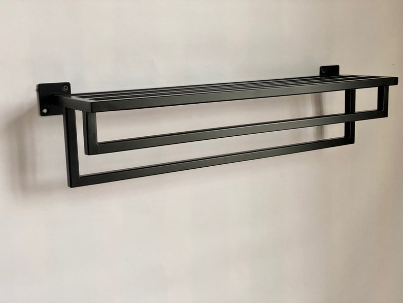 Bathroom towel rack